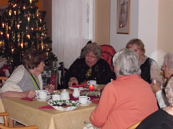 Bei unserer Weihnachtsfeier in der Seniorenresidenz Großziethen